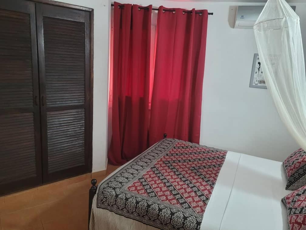 Villa Bord De Mer Avec Piscine Sali Tap Luaran gambar